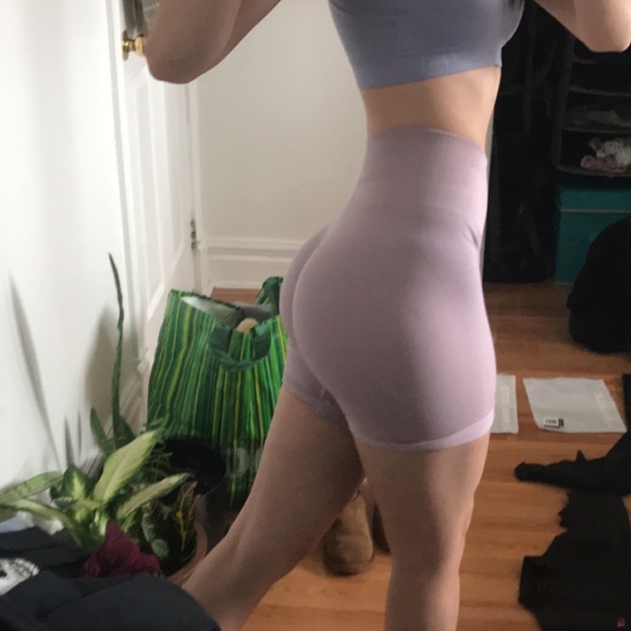 SOLD NWT Alphalete amplify biker shorts in viola - Picture 3 of 3